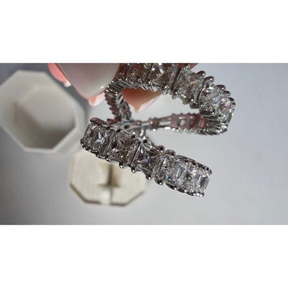 Swarovski Womens Fashion Square-Cut Hyperbola Cubic Zirconia Gem Twisted Ring - Picture 7 of 10